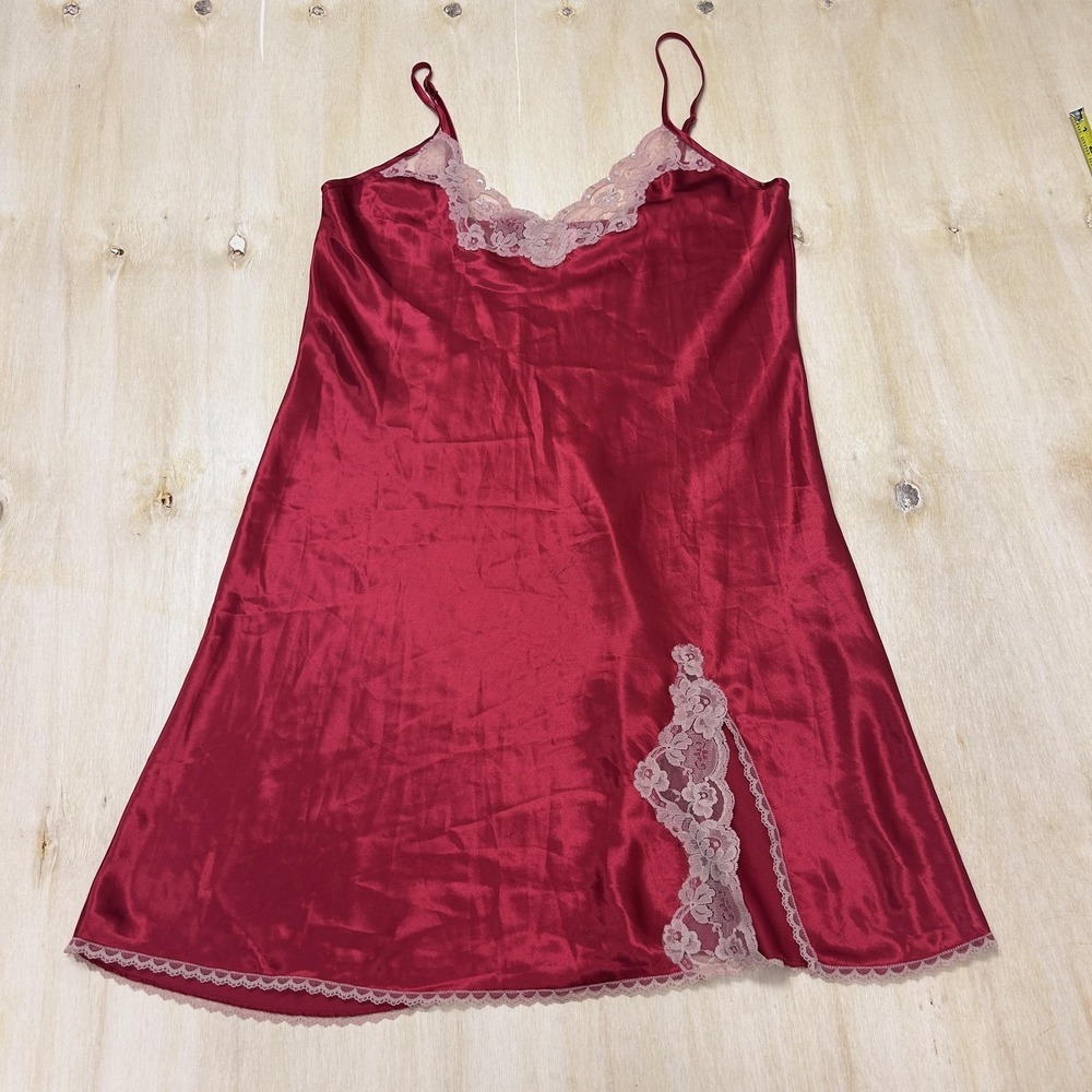 Gilligan & O'Malley Gown Womens Large Red Satin V Neck Lace Chemise Sleepwear